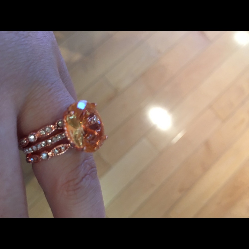 LAST ONE A fun set of rose gold ring set - Picture 4 of 8